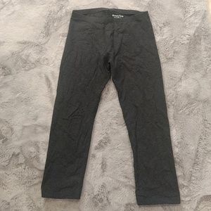 Vera Wang Capri Leggings